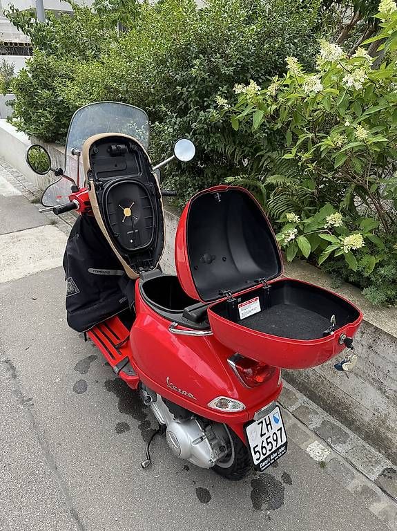 Scooter: Piggio Vespa LX 125 – Usato da Zürich venduto da Baracck 3