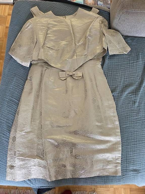 Kleider: Silbernes Hochzeitskleid von 1965 – Gebraucht aus Pratteln von Solitair1a