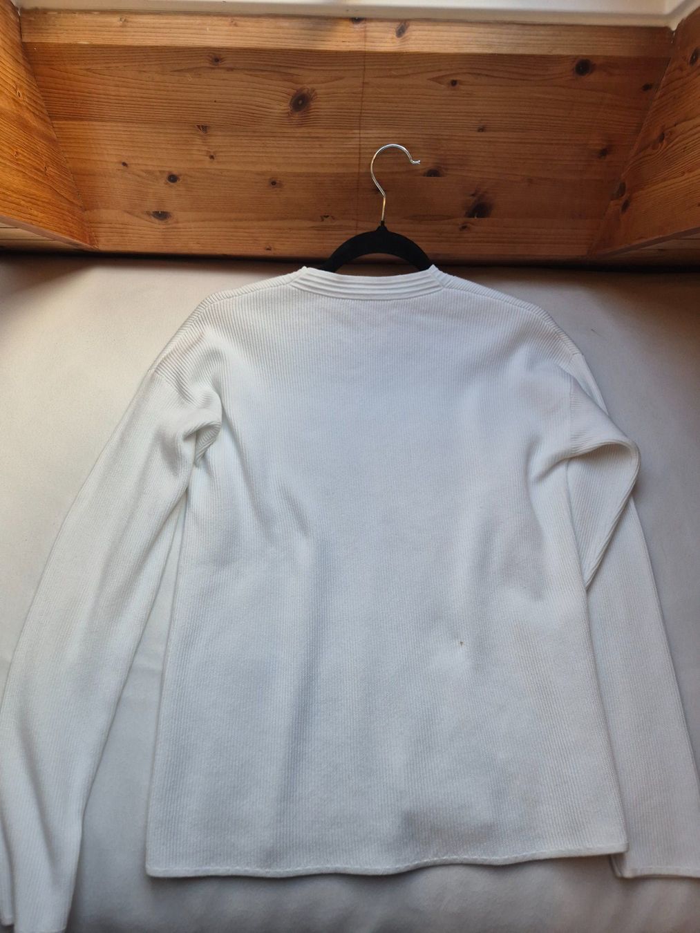 Pullover & Sweatshirts: Damen Pullover weiss V-Ausschnitt gerippt – Gebraucht aus Zürich von Drago670 7