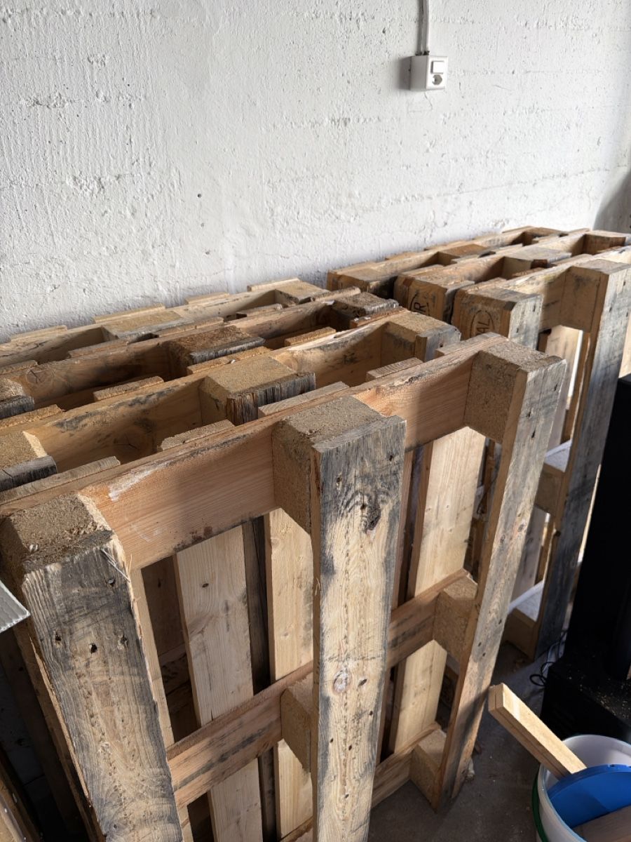 Pallets: Europaletten Holz  – Usato da Erlenbach ZH venduto da Geo-vT