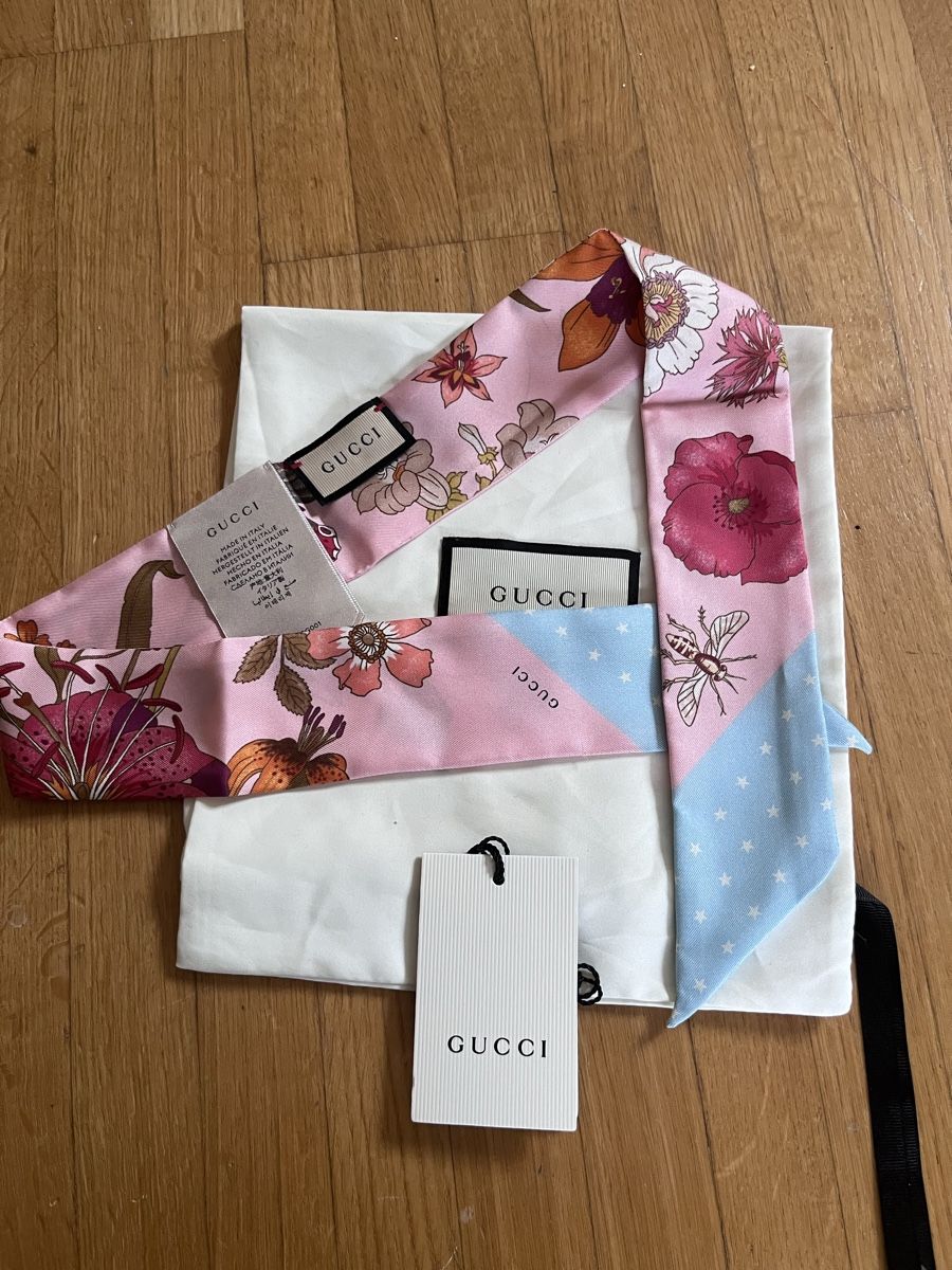Gucci Foulard & Sciarpe: Gucci Seidentuch – Nuovo e nell'imballaggio originale da Zürich venduto da Lifestyle1