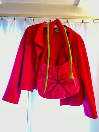 Trio:Woll-Blazer m.Tasche u. Halsschmuck,Gr. S/M, Hingucker!