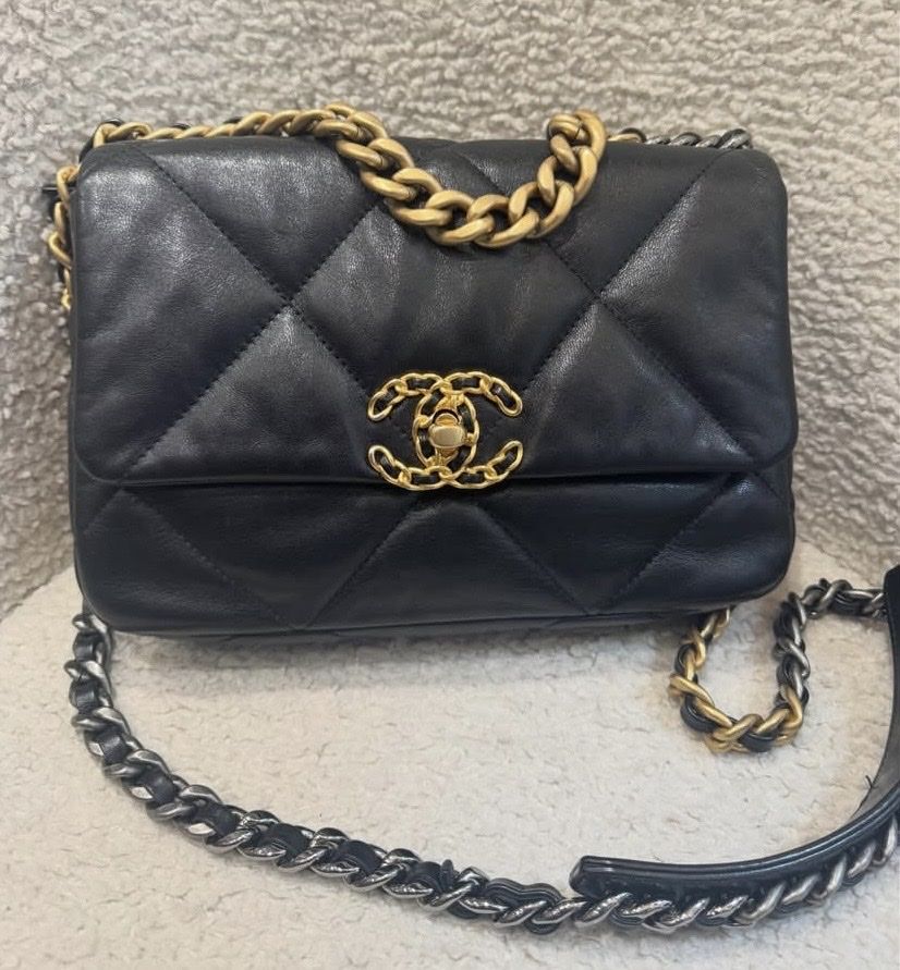 Chanel Borse da donna: Sac Chanel 19 small 2020 – Nuovo (secondo la descrizione) da Bussigny venduto da tmu_8p2m 2