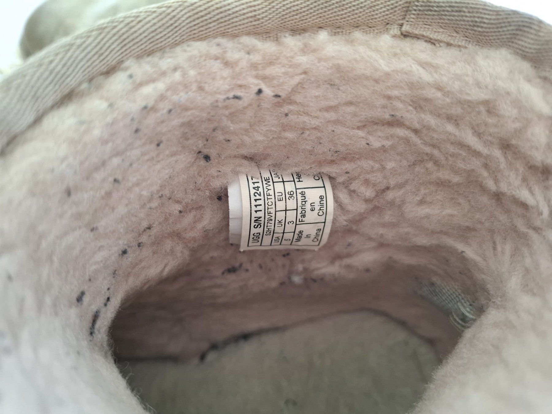 Ugg Scarpe per ragazze: UGG Kinder Stiefel, goldfarben, Gr. 36 – Usato da Massagno venduto da Michaela.F 6