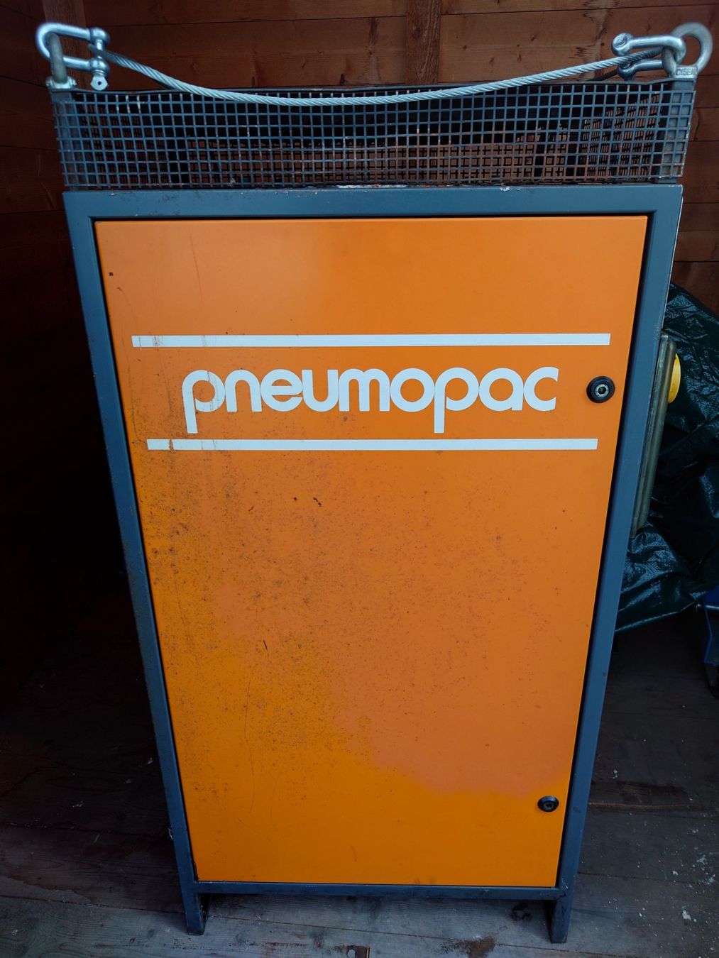 Kompressoren: 5.5kW Pneumopac Drehschieber Luftkompressor mit 1000L Tank – Gebraucht aus Bellinzona von div_9nkx