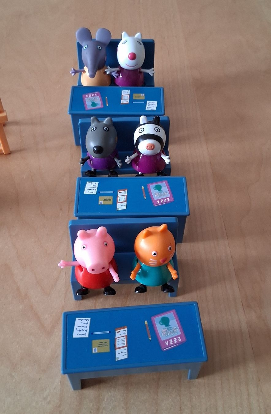 Spielzeuge: Peppa Pig Klassenzimmer – Gebraucht aus Zürich von Pryter 1