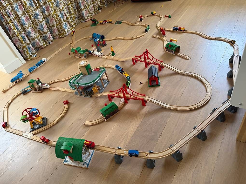 Jouets: Circuit de Train Brio hyper complet – D'occasion à Dully par vic_p6js 3