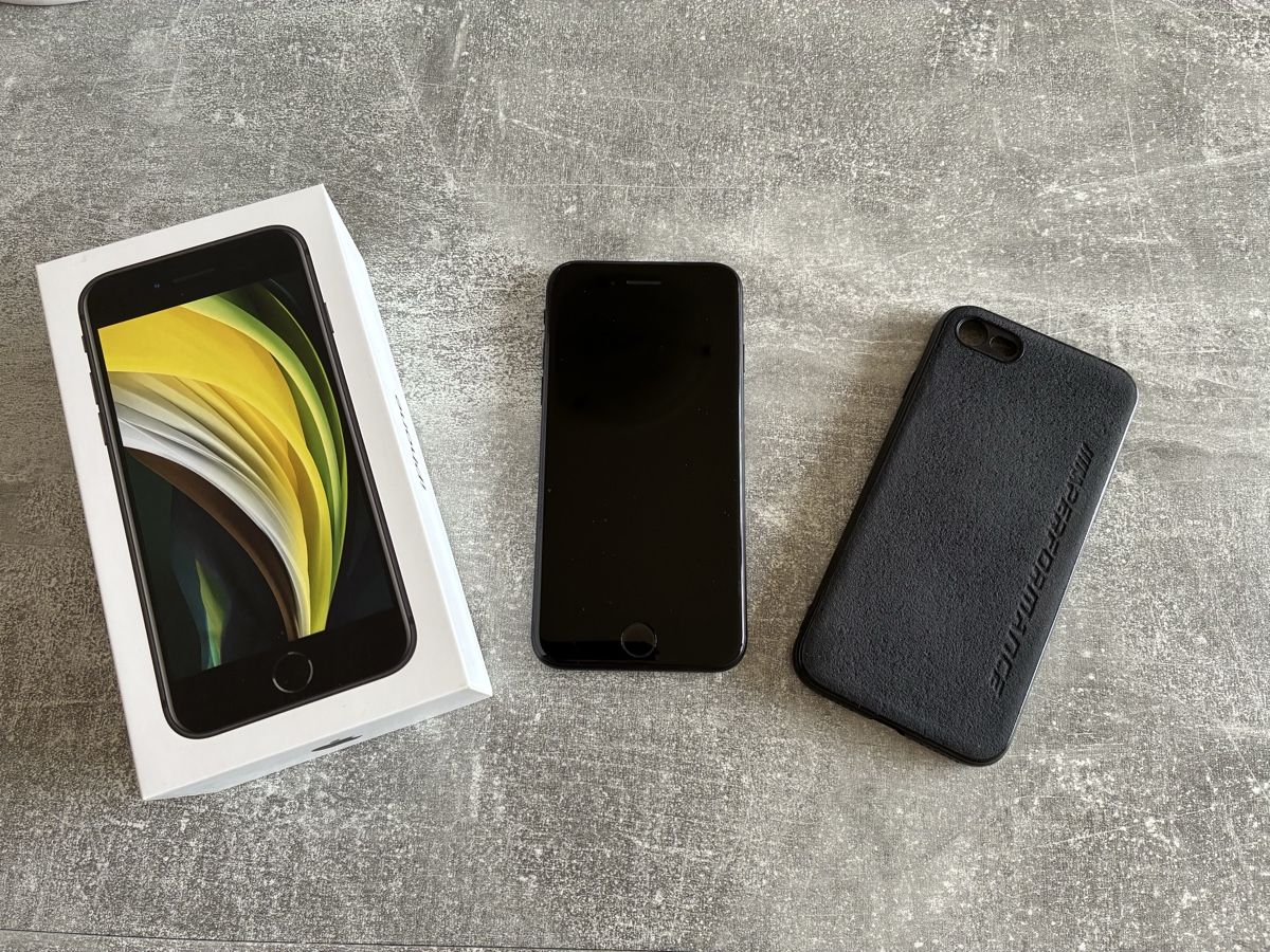 Apple Telefoni cellulari / Smartphones: Apple iPhone SE 2. Generation – Usato da Emmenbrücke venduto da nne_hm9j