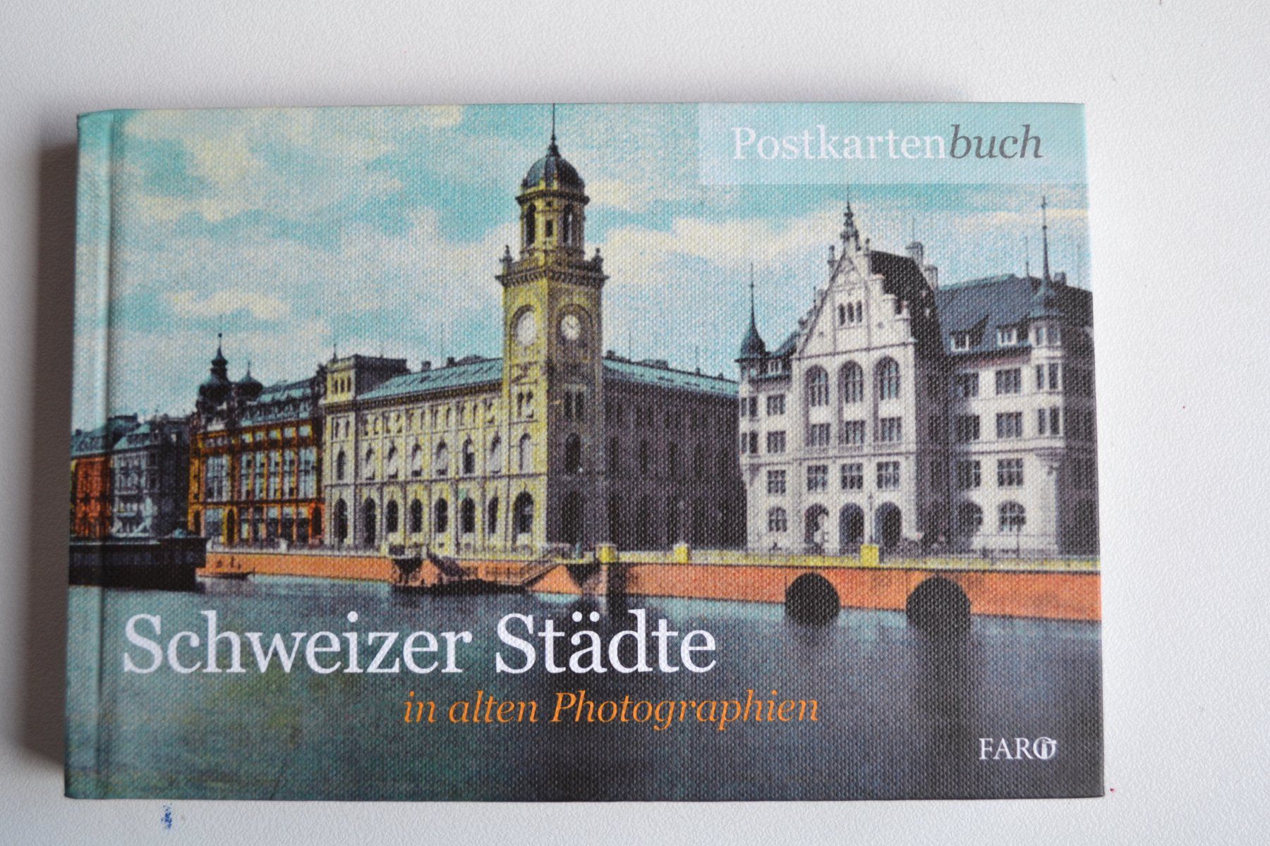 Bücher: Postkartenbuch mit 70 Bilderbuchansichten – Gebraucht aus Beinwil am See von kajak55