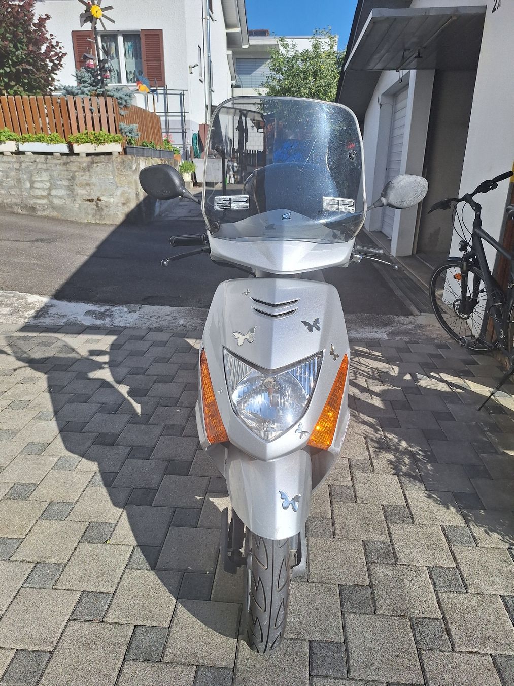 Honda Scooter: Honda SCV Lead 100 – Usato da Gümligen venduto da mel_j9p9