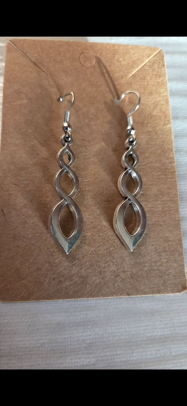 Ohrringe & -stecker: Ohrringe Modeschmuck Boho Style silberfarben NEU – Gebraucht aus Weggis von Leeclipse 3