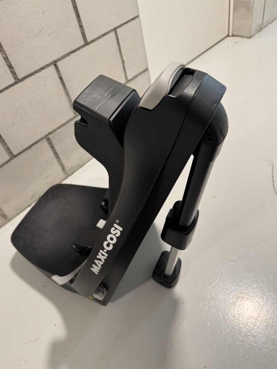 Maxi-Cosi Sièges auto: Maxi-Cosi Kindersitz mit Basis guter Zustand – D'occasion à Wattenwil par Flose 3