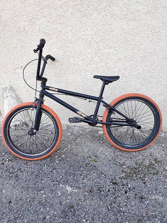 Velos: Vélo BMX Academy Entrant – Gebraucht aus La Chaux-de-Fonds von lessismore 1