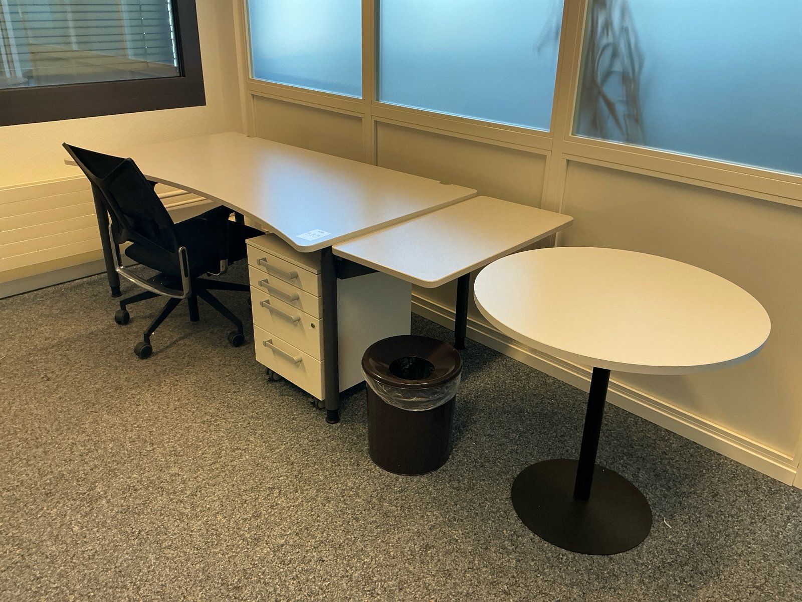 Scrivanie: Hochwertige Büromöbel – Usato da Zürich venduto da PIPM_Switzerland 1