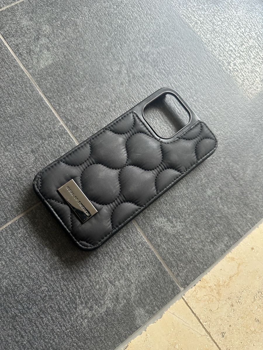 iDeal of Sweden Cover & Protezioni schermo: iPhone 14 Pro Max Hülle – Usato da Holzhäusern ZG venduto da Selinnnnn1
