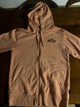 Patagonia Zip-Up Hoodie - Cozy Peach Warmth for Autumn