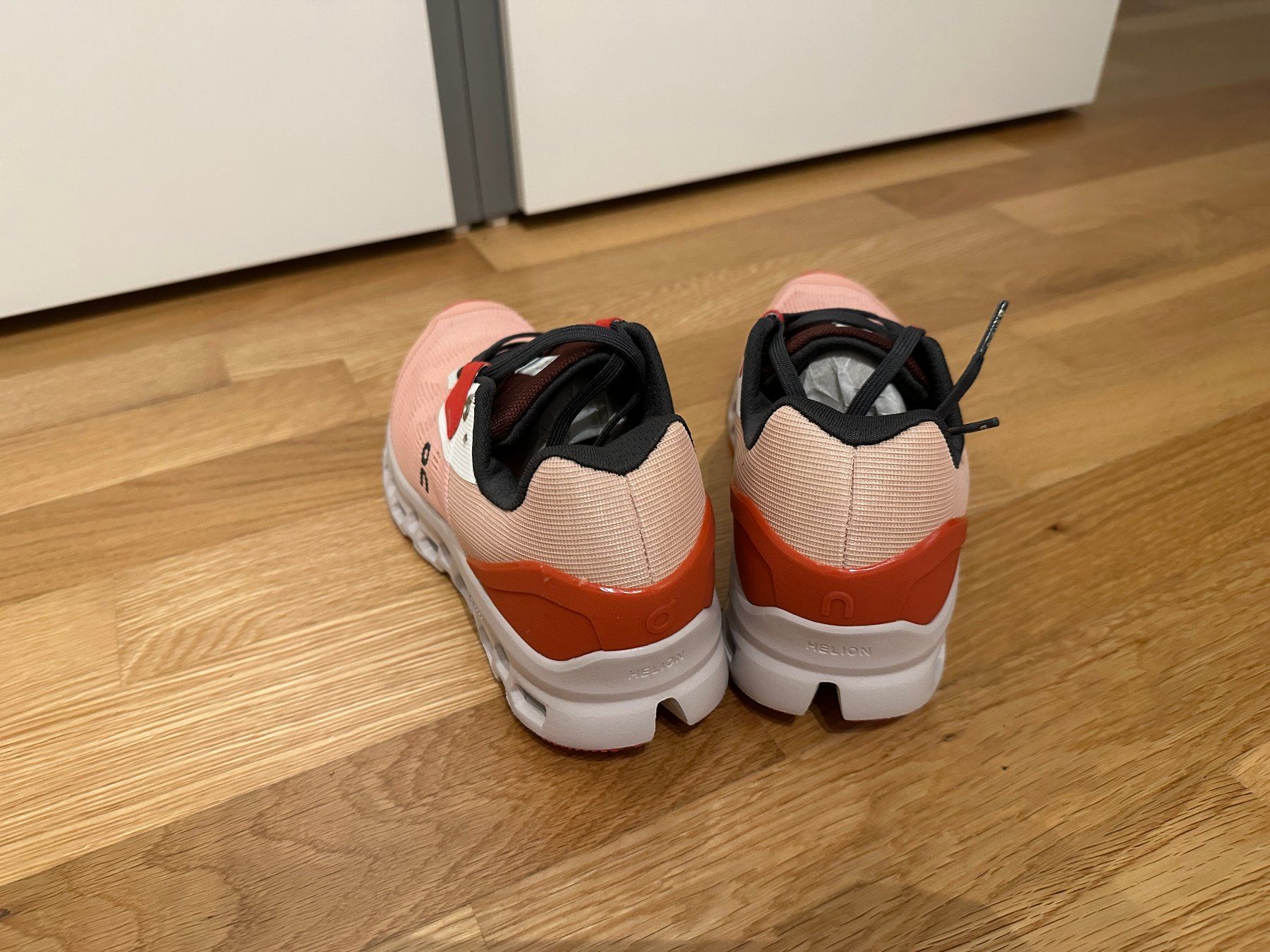 On Scarpe da uomo: On Cloud Schuhe Grösse 39 – Nuovo (secondo la descrizione) da Alpnach-Dorf venduto da Skai0 2