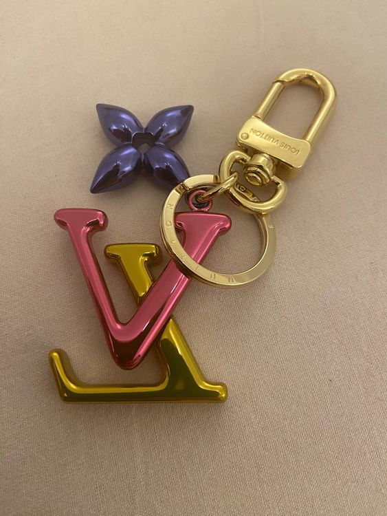 Louis Vuitton Lv new wave bag charm and key holder (M68449