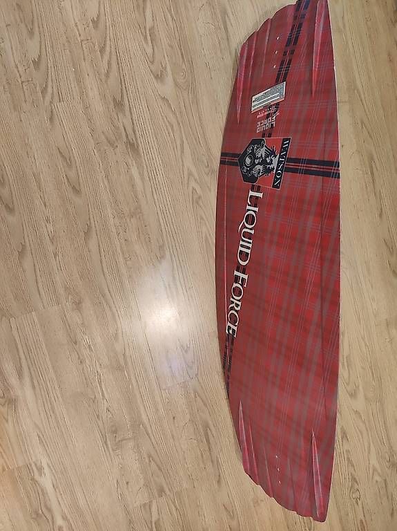 Surfboards & Schwimmbrette: Wakeboard Liquid Force 134 – Gebraucht aus Bönigen von muele92 1