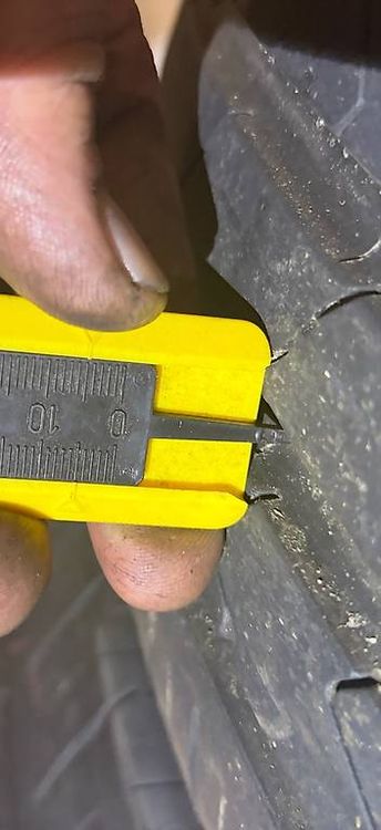 Pneus & Kompletträder: Hankook Sommerreifen 215 55 17 – Gebraucht aus Wettingen von ELLA39 4