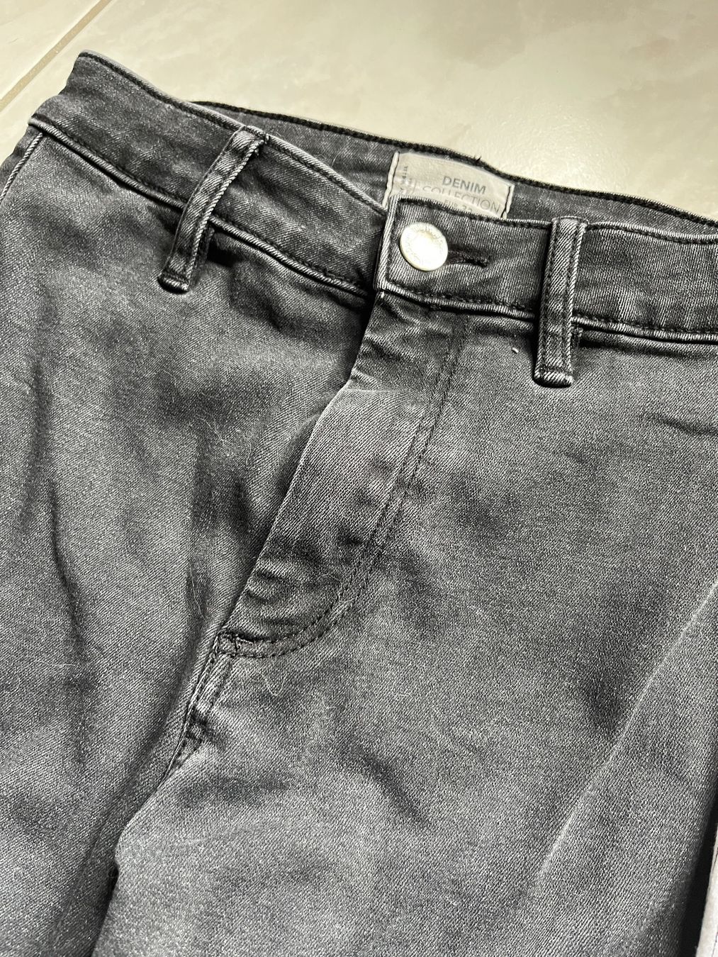 Tally Weijl Lotti & Set di vestiti: 2 Hosen Grösse 32 – Usato da St.Pantaleon venduto da frodobi 1