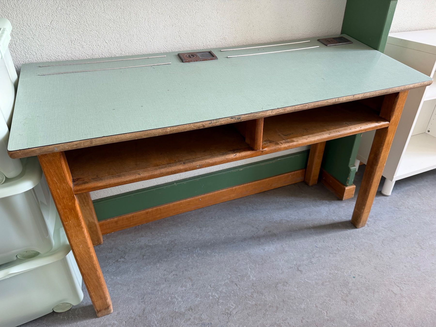Schreibtische: Schultisch vintage mint – Gebraucht aus Meilen von Comar