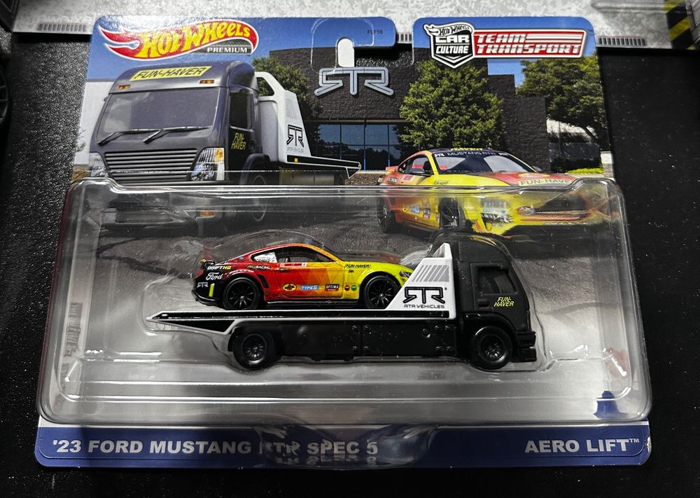 Hotwheels premium Team Transport Ford Mustang RTR SPEC 5 (Neu und ...