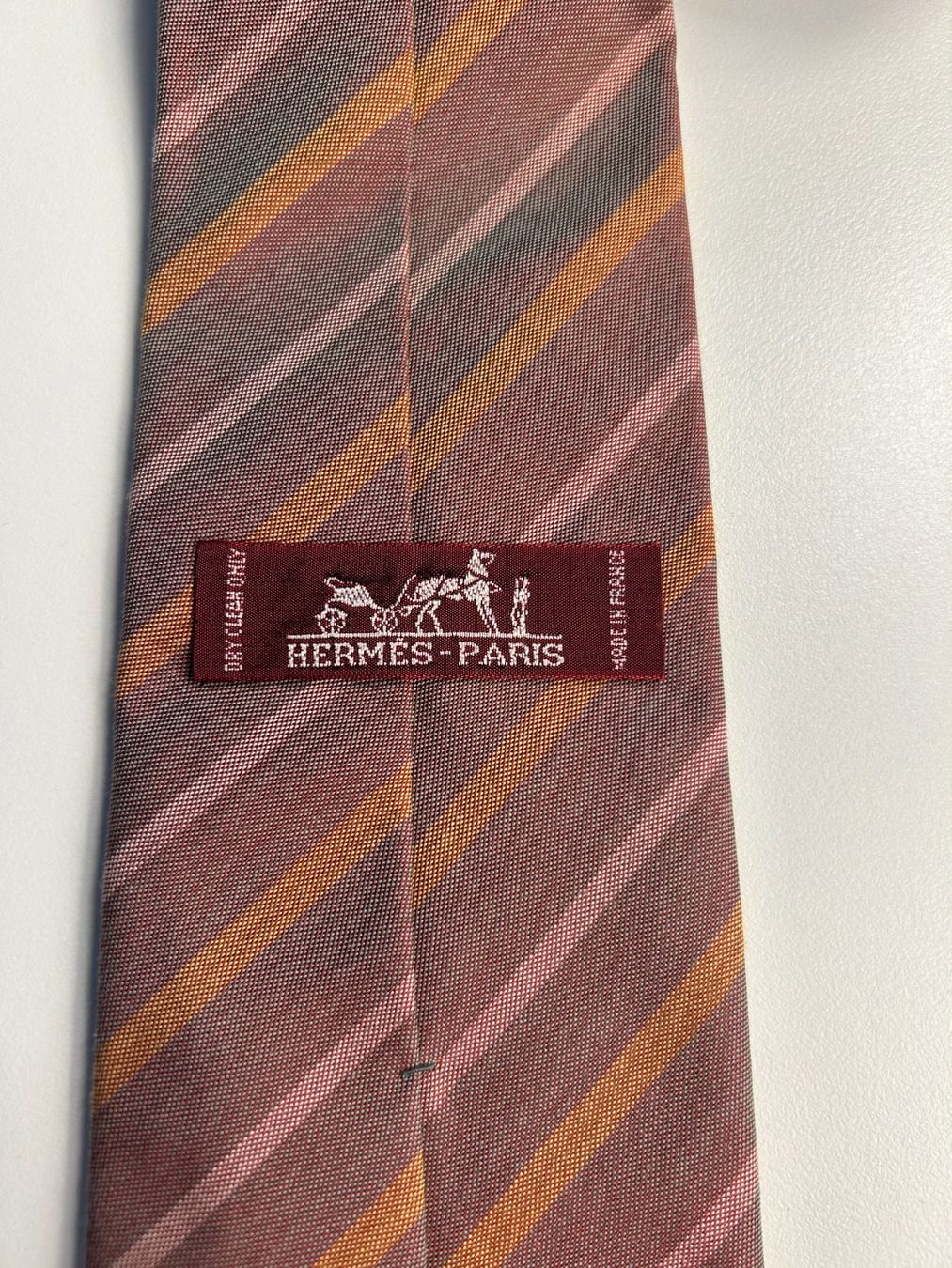 Hermès Cravatte: Hermes gestreifte Taft Krawatte – Nuovo (secondo la descrizione) da Bern venduto da kurtikobolt74 2