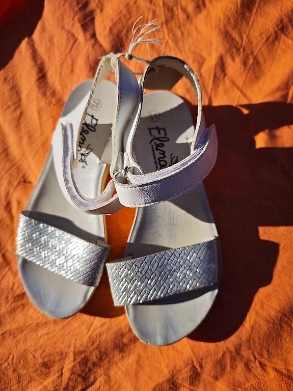 Scarpe per ragazze: Gr. 33, Sandalen  – Usato da Rueras venduto da fscw