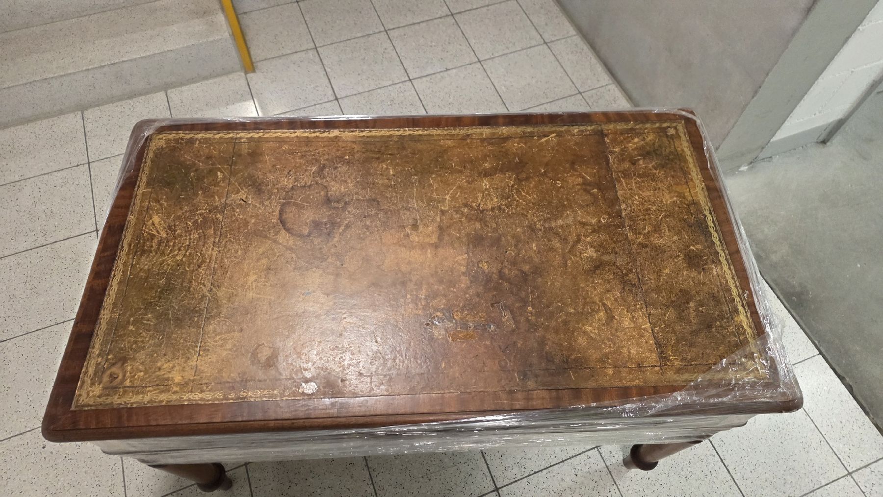 Tavoli: Antiker Holztisch  – Usato da Suhr venduto da Arielle123 3