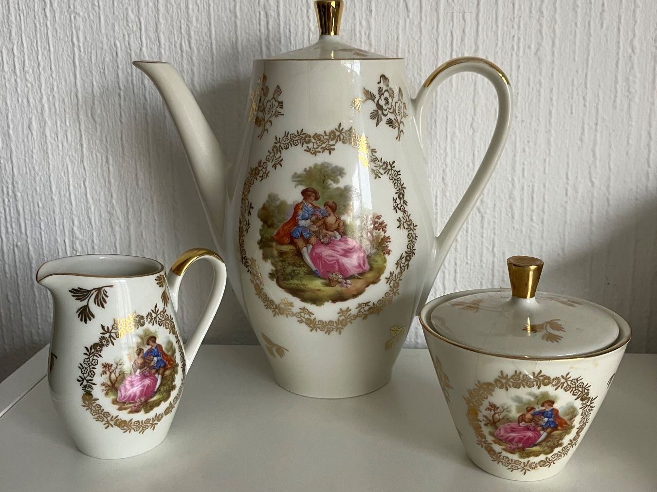 Set di piatti: Service à café vintage Bavaaria doré, – Usato da Peseux venduto da Chimon59 5