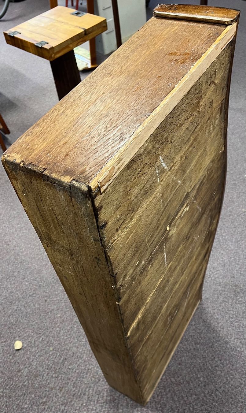 Cassettiere: Prachtvolle "Commode en Tombeau" , Paris um 1730 – Usato da Tecknau venduto da salzberg.ch 7