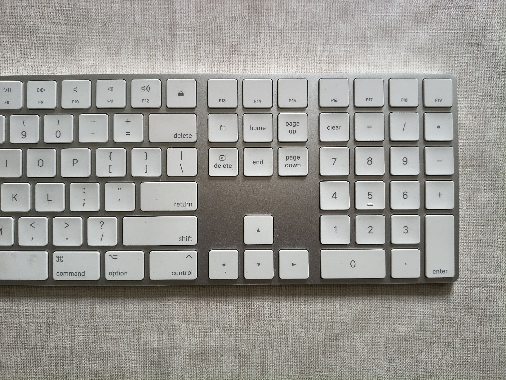 Apple Tastiere: Apple Magic Keyboard with Numeric Keypad A1843 Silver – Usato da Zürich venduto da TrainLine 2