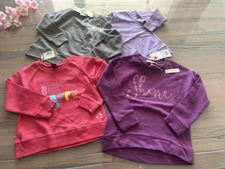 4 Pullover Mädchen verschiedene Farben Grösse 104 neu