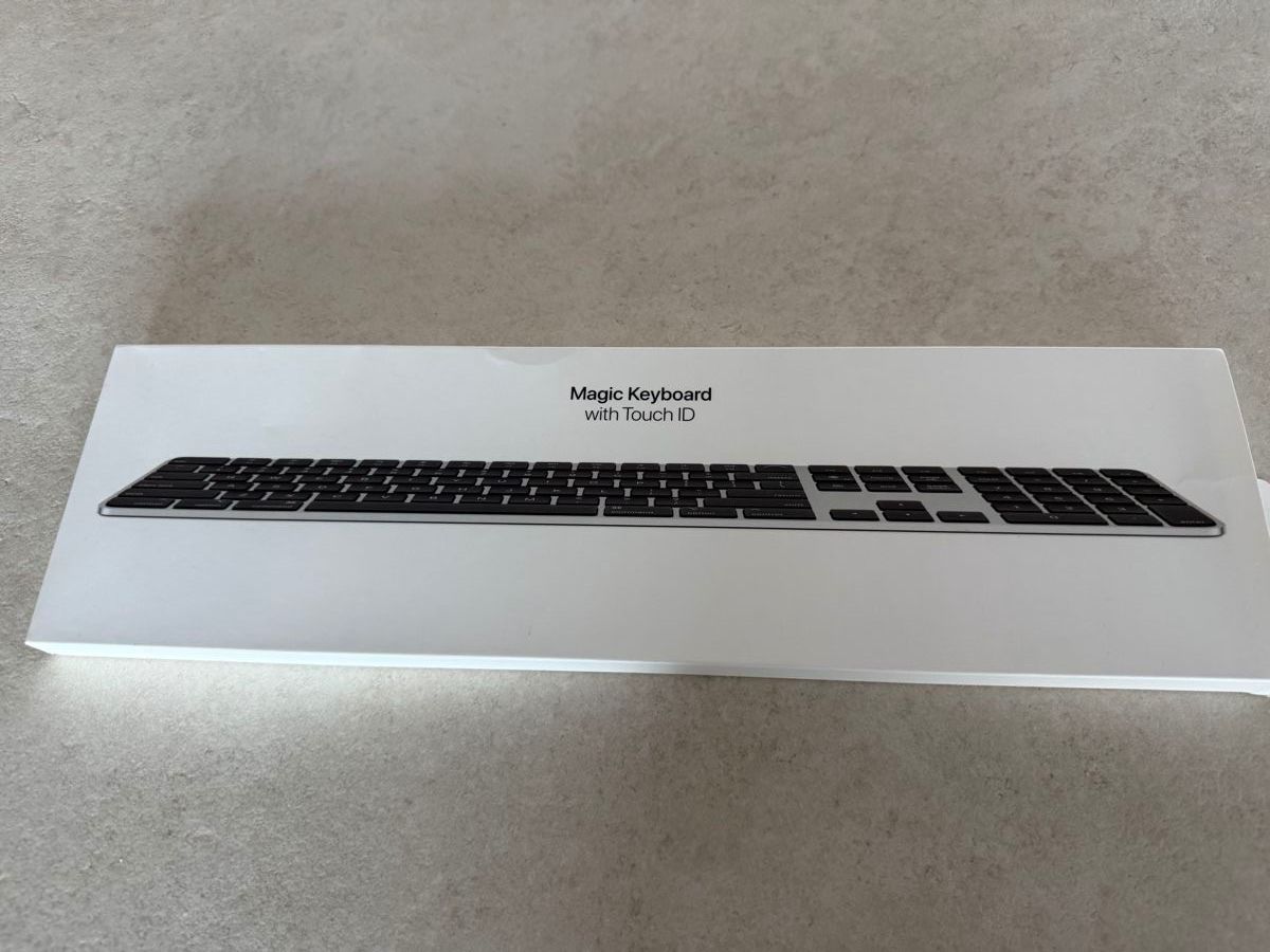 Apple Tastaturen: Apple Magic Keyboard with Touch ID – Gebraucht aus Richterswil von Schoetto 1