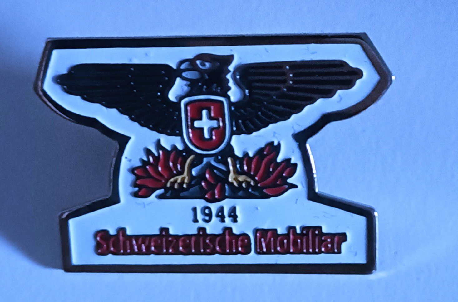 Placchette & Badge: Pin Schweizerische Mobiliar 1944 – Usato da Köniz venduto da VintagePin
