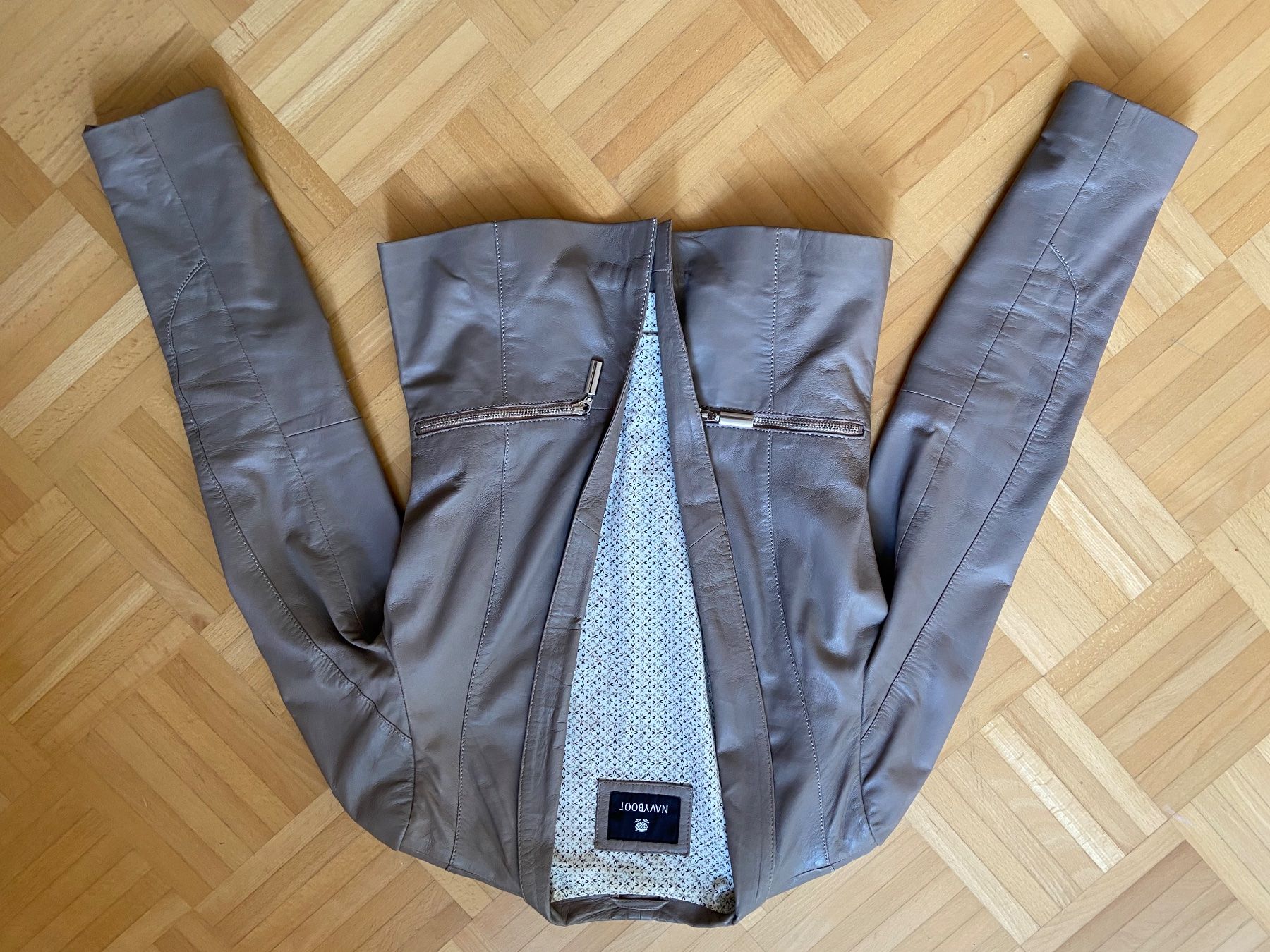 Navyboot Jacken: Navyboot Lamm Lederjacke – Gebraucht aus Zürich von Lasselotta 2