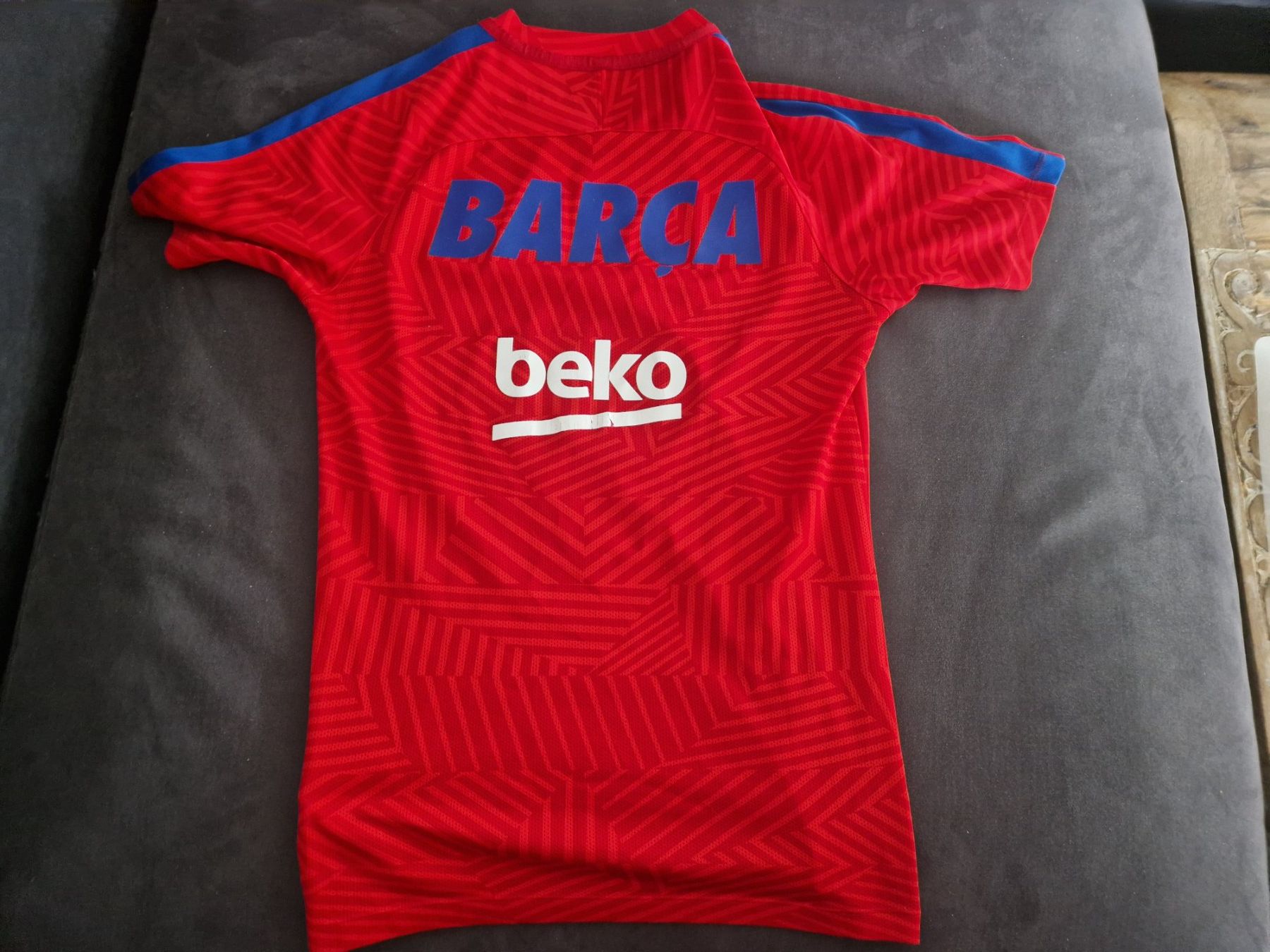 FC Barcelona Leibchen & Hosen: Barcelona Trainings Trikot Grösse S – Gebraucht aus Villars-sur-Glâne von Mark_988 2