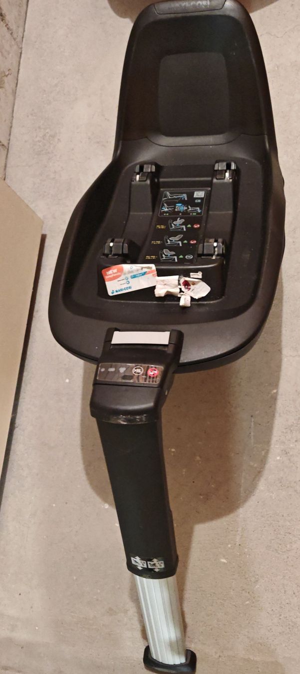Seggiolini per auto: Maxi Cosi Babyschale Basisstation – Usato da Unterlunkhofen venduto da foexel88