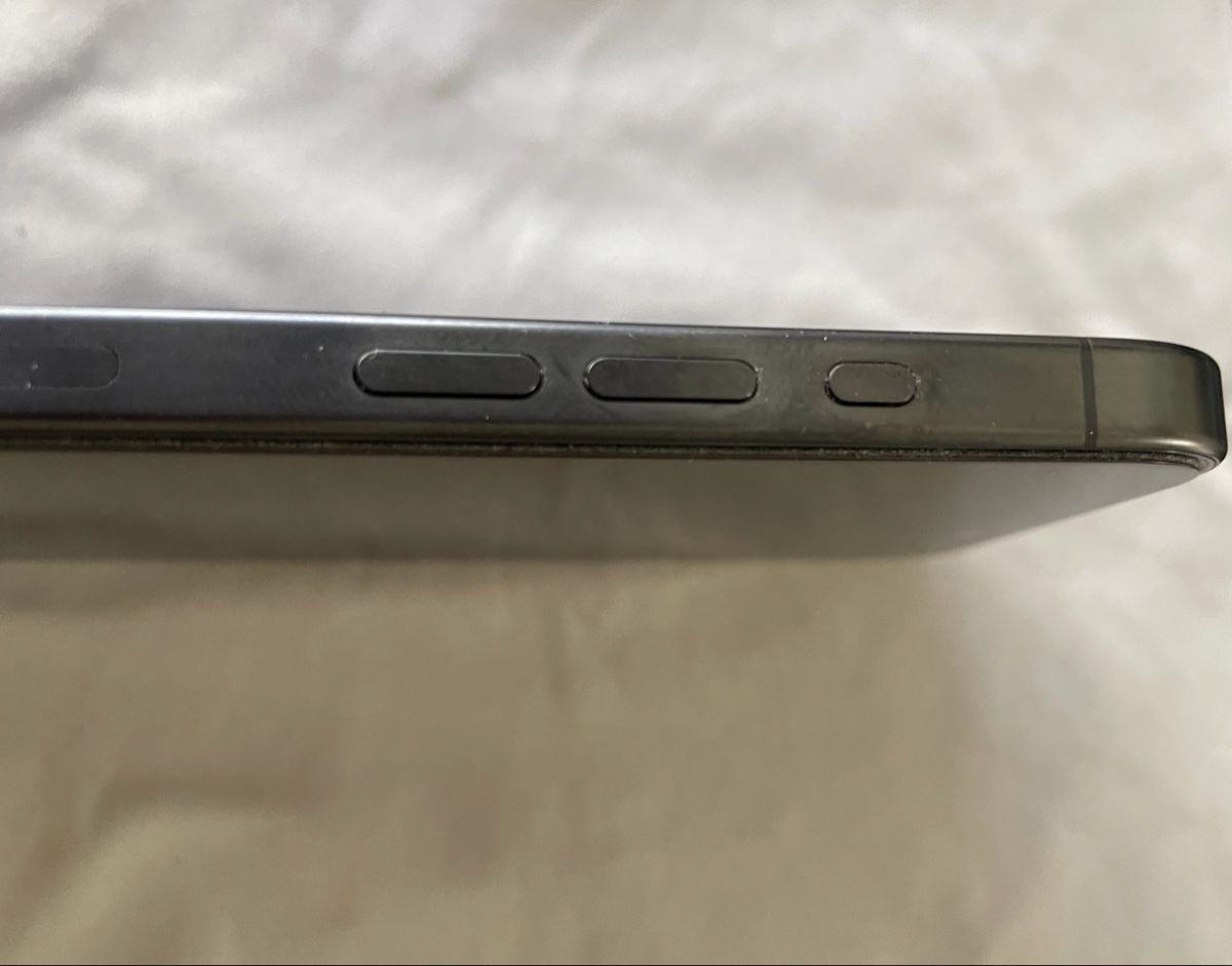 Apple Portables: iPhone 15 Pro, Black Titanium, 128GB – D'occasion à Zürich par Granitus250 3