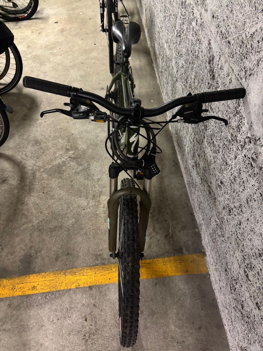 Specialized Biciclette: Spezialised Männer Fahrrad – Usato da Wil SG venduto da jessejames 1