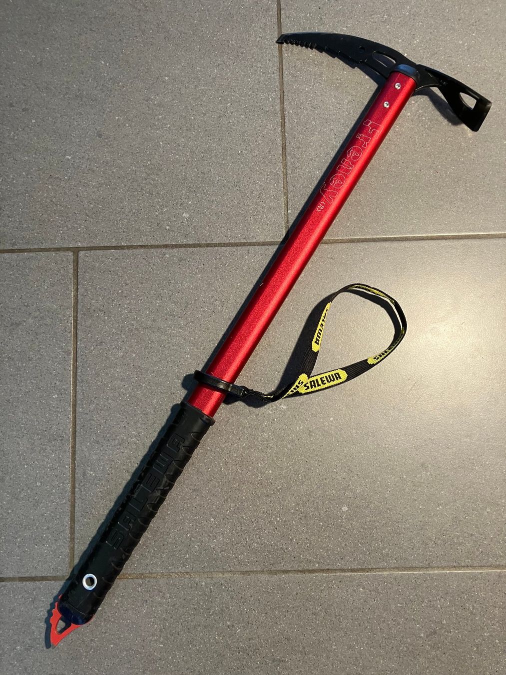 Salewa Attrezzatura da arrampicata: Eispickel Salewa Freney 70 cm rot – Nuovo (secondo la descrizione) da Winznau venduto da gugi2009 4