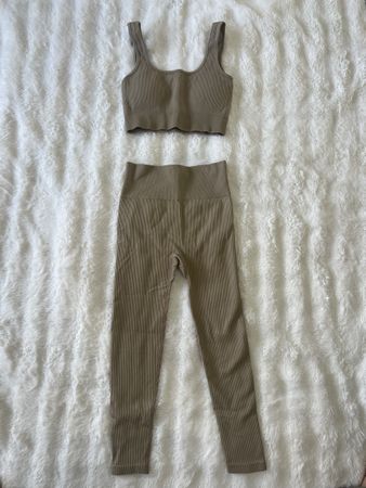 Sportliches Set, Grösse S, Beige