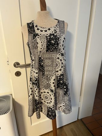 Sommerliches Kleid, Grösse S, von Zara