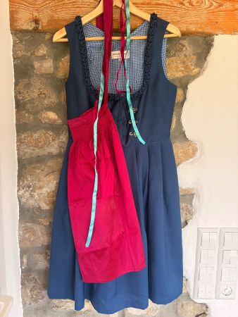 Dirndl Kleid dunkelblau Grösse 40 mit Schürze