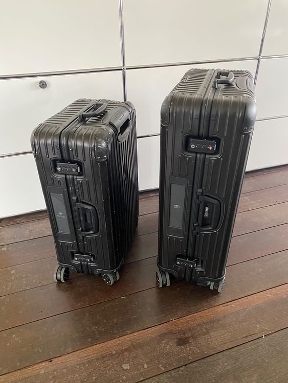 Rimowa stealth 82L