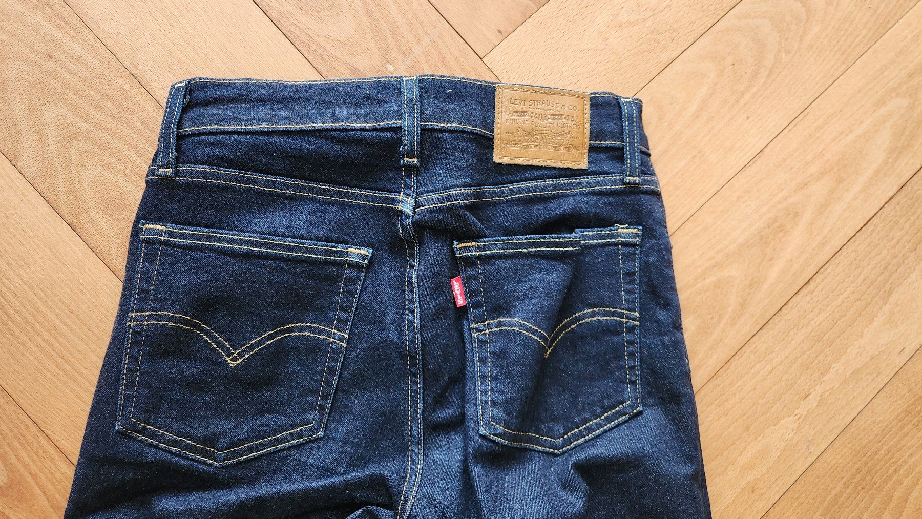 Levi's Jeans: Levi's 724, 26/32 – Nuovo (secondo la descrizione) da Bern venduto da Patri2 1