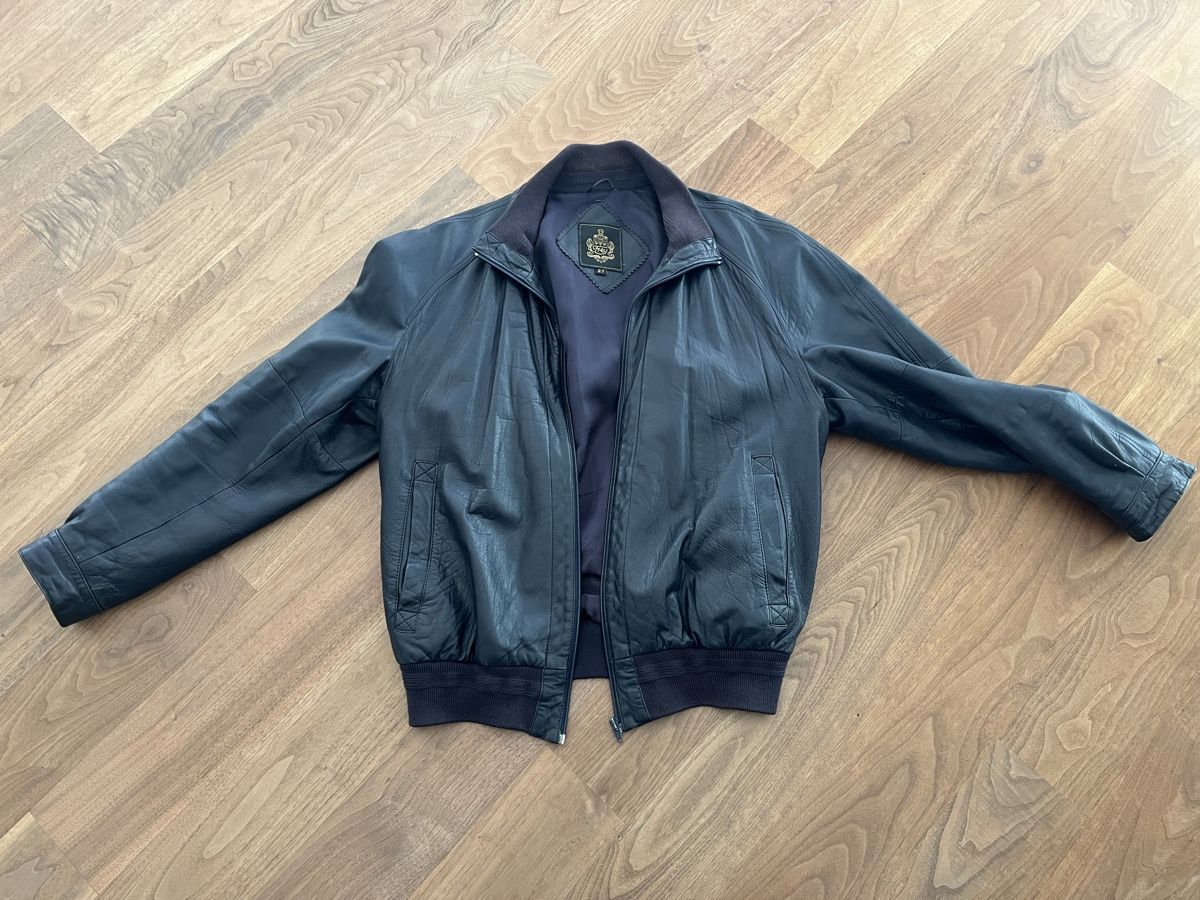 Giacche: Dunkelblaue Lederjacke Vintage – Usato da Wolfwil venduto da Poulet60