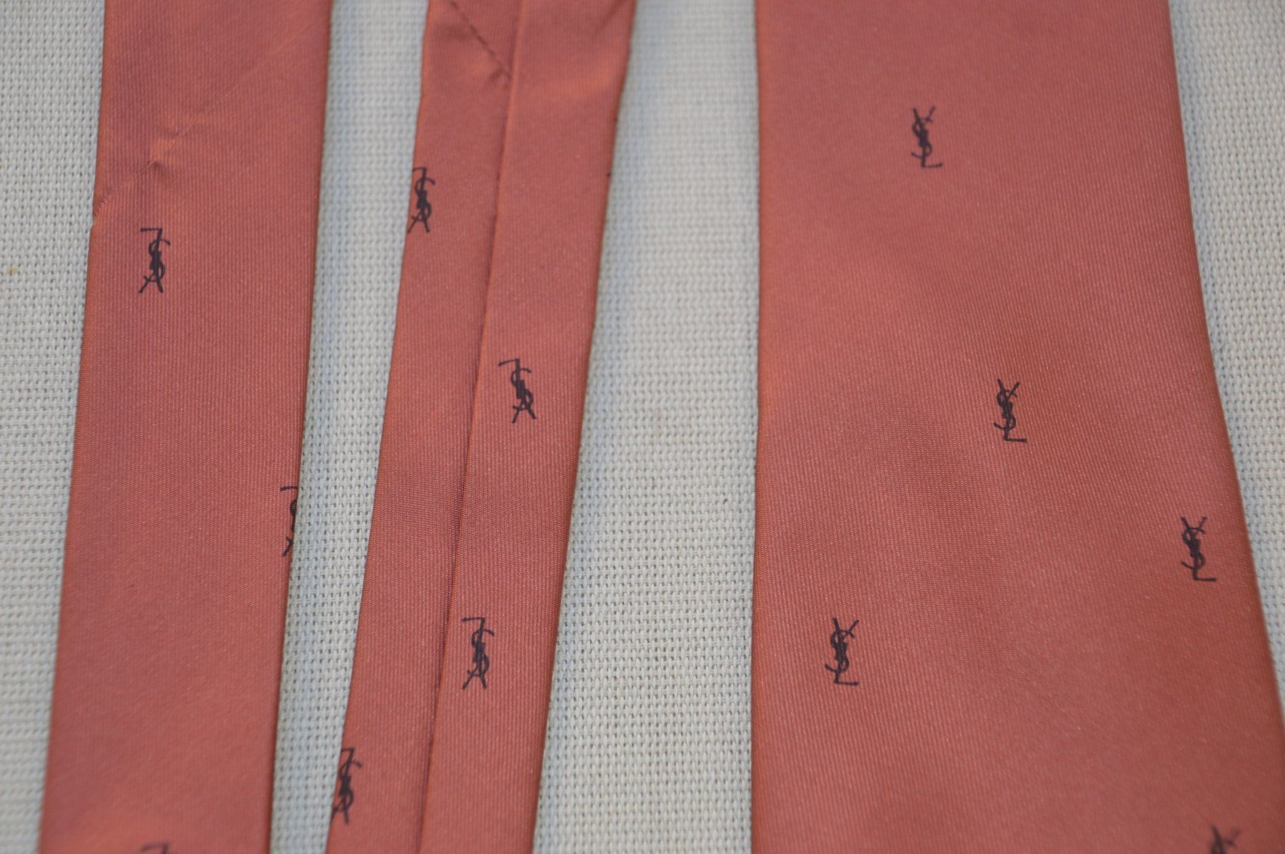 Saint Laurent Cravatte: Krawatte Yves Saint Laurent cravate – Usato da Collonges venduto da arashee 1