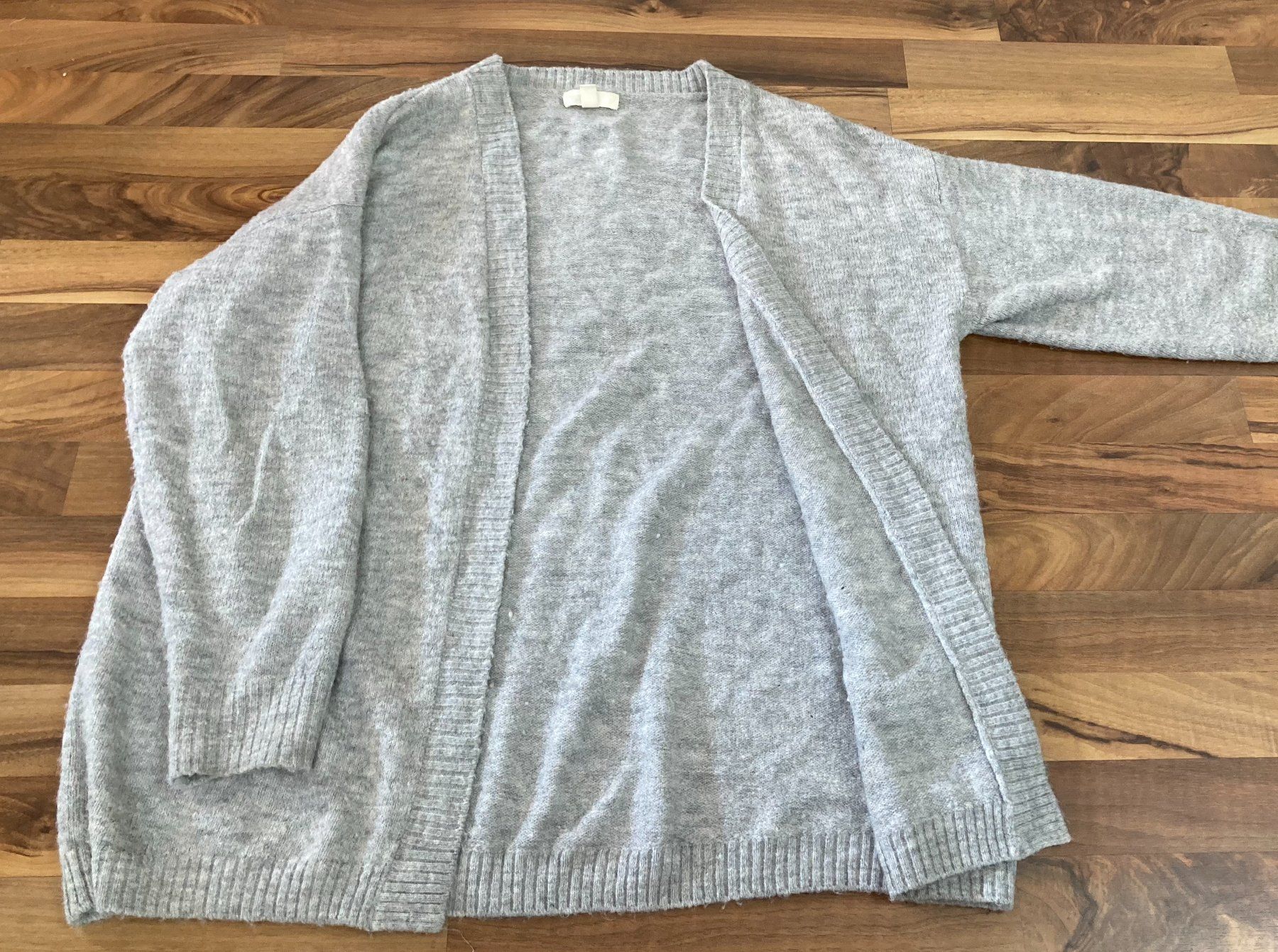 Maglioni & Felpe: 4 Pullis: 2 Kapuzenpullis (Hoodies), 2 Cardigans, M + L – Usato da Schötz venduto da Jekyll666 7